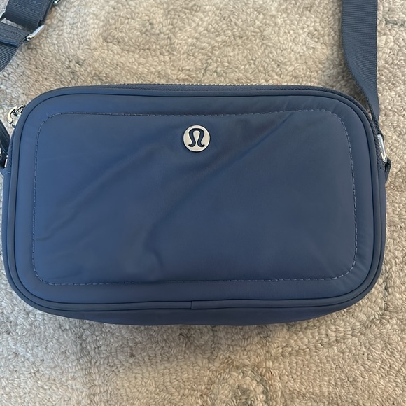 Lululemon crossbody bag - Picture 2 of 4